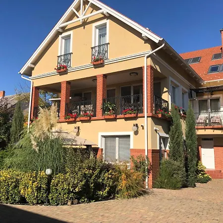 アパート Galeria Apartmanhaz