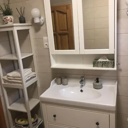 アパート Galeria Apartmanhaz ケストヘイ