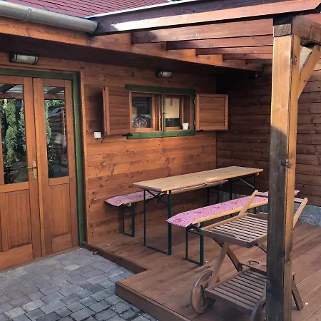 Galeria Apartmanhaz דירה קסזטלי